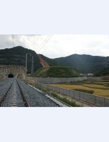 中鐵二十一局蘭渝鐵路工程項(xiàng)目經(jīng)理部隧道防護(hù)門工程